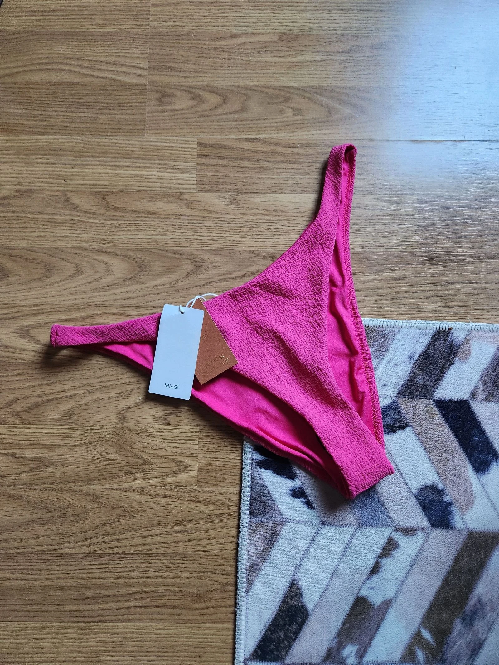 🌸NEUF bas de bikini rose MNG taille L🌸